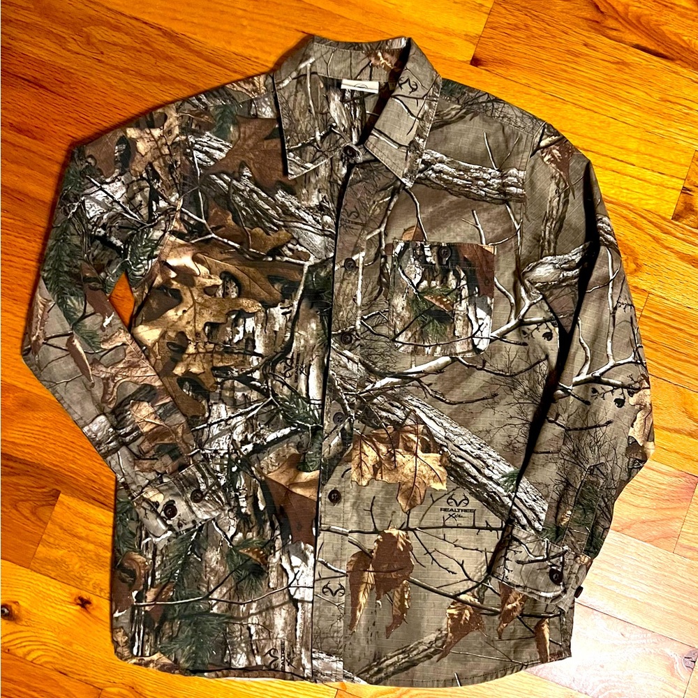 Button down Camo Youth sz  XL